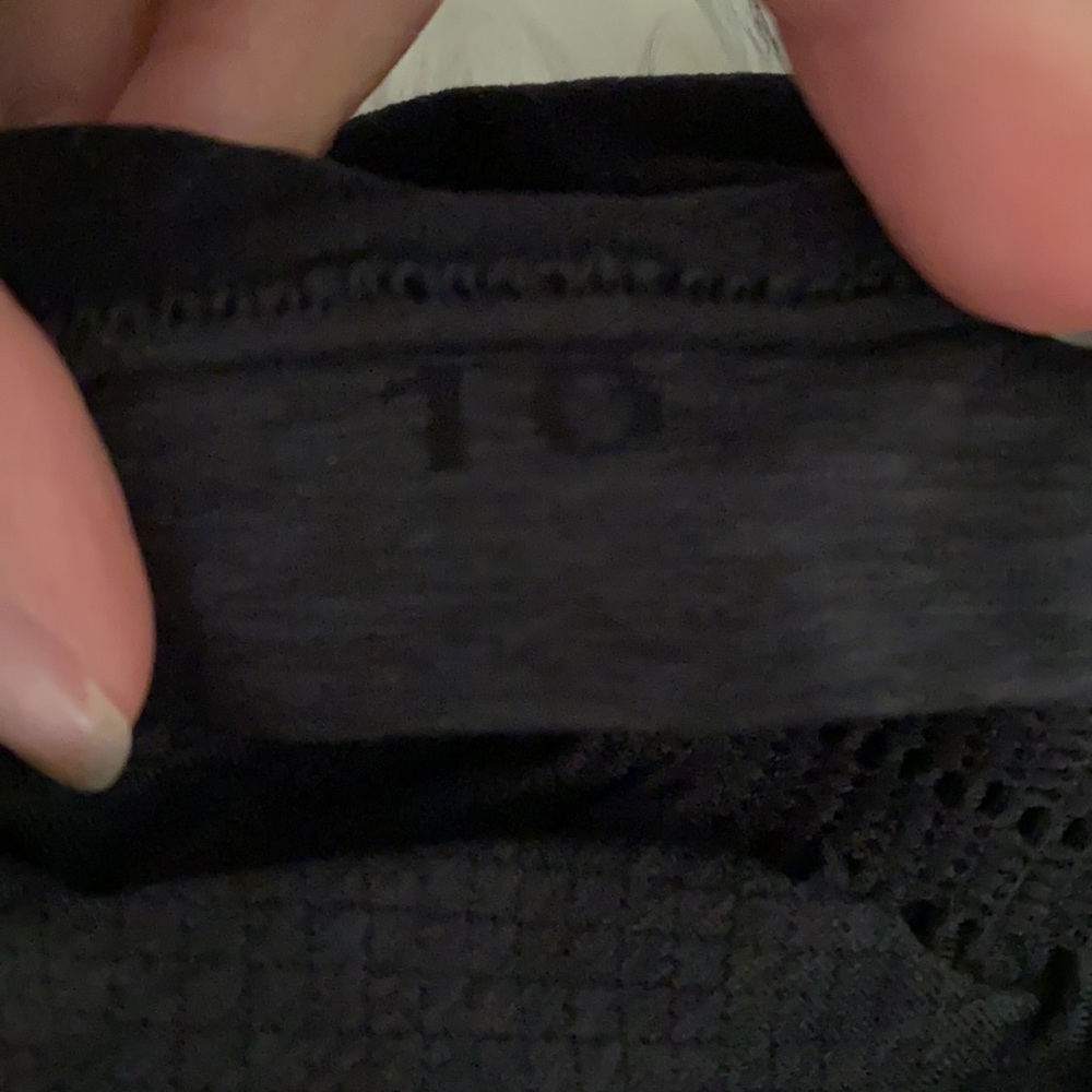 Lululemon capris - Picture 4 of 4